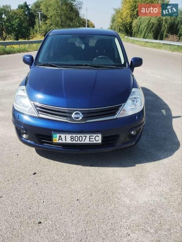 Nissan TIIDA 2012