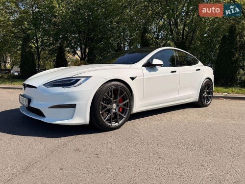 Tesla Model S 2021