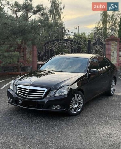 Mercedes-Benz E-Class 2011