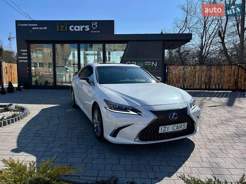 Lexus ES 2019