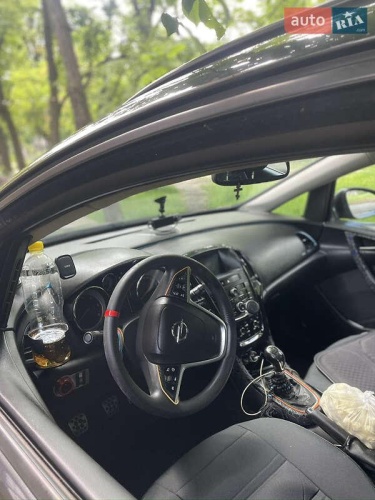 Opel Astra 2012