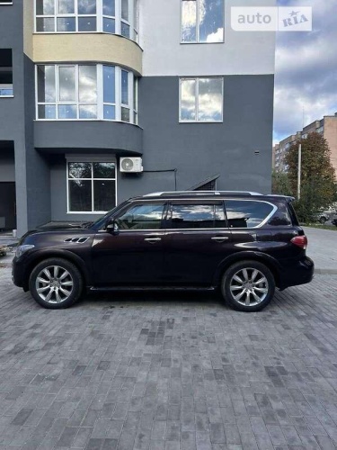 Infiniti QX56 2011