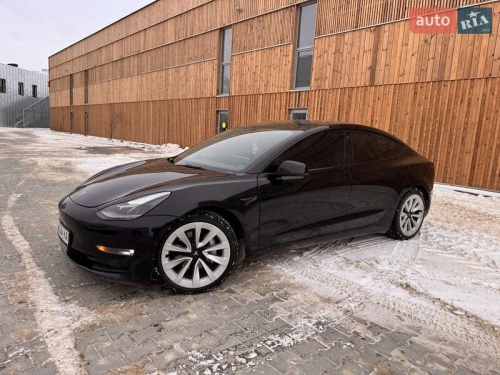 Tesla Model 3 2022