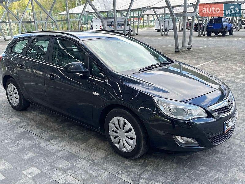 Opel Astra 2012