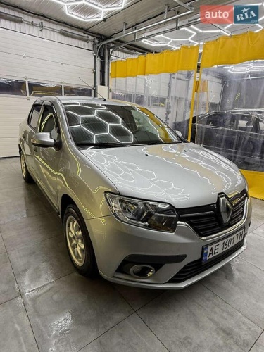 Renault Logan 2022