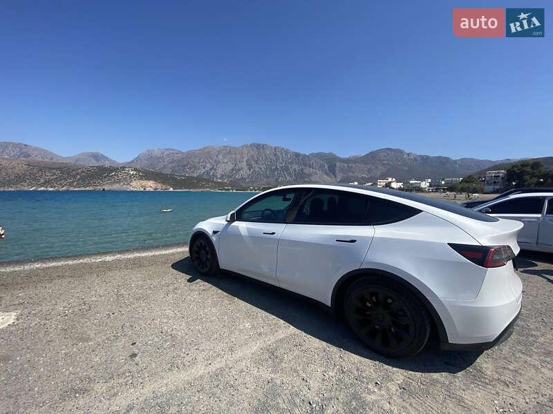Tesla Model Y 2021