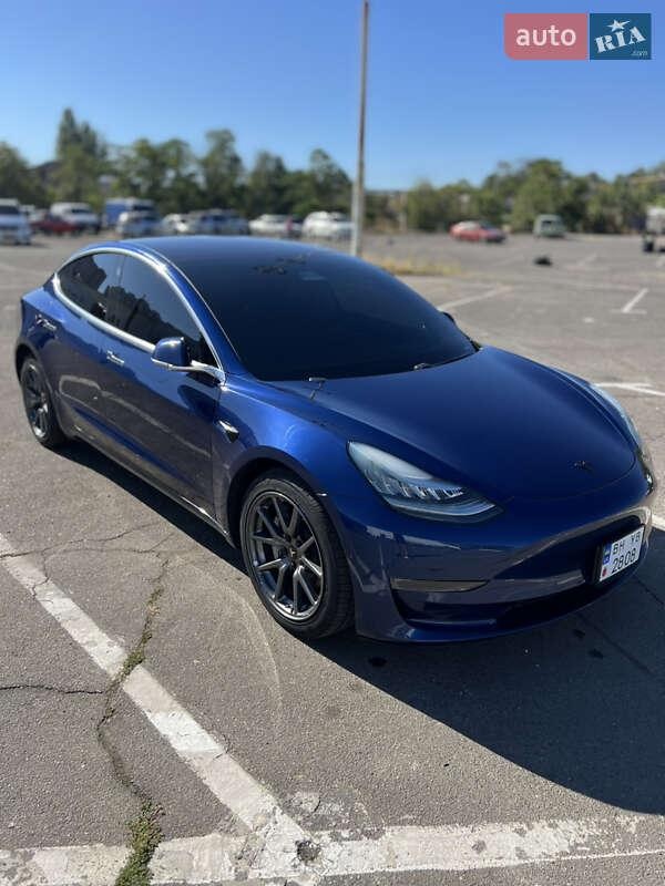 Tesla Model 3 2018