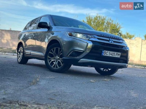 Mitsubishi Outlander 2016