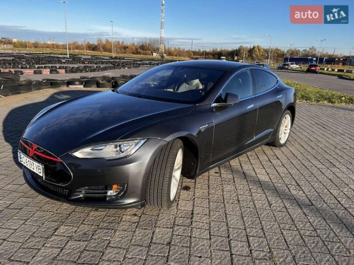 Tesla Model S 2014
