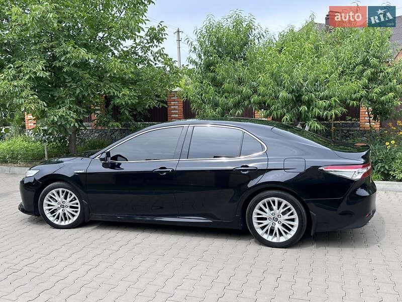 Toyota Camry 2019