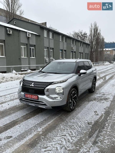 Mitsubishi Outlander 2022