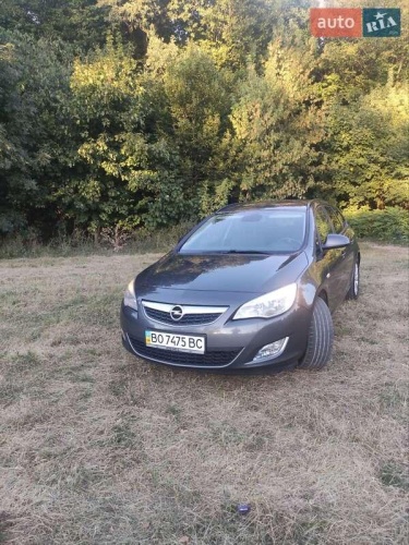 Opel Astra 2011