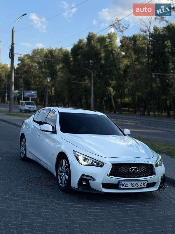 Infiniti Q50 2015