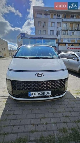 Hyundai Staria 2023