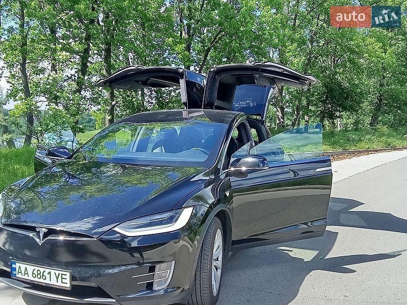 Tesla Model X 2019