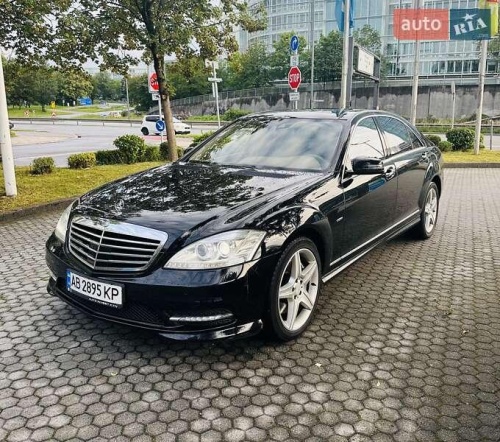 Mercedes-Benz S-Class 2011