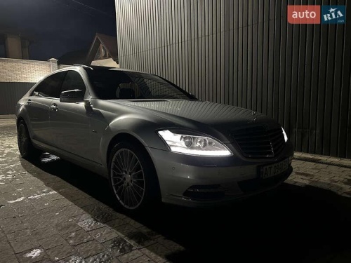 Mercedes-Benz S-Class 2009