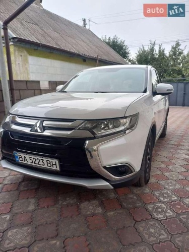 Mitsubishi Outlander 2016