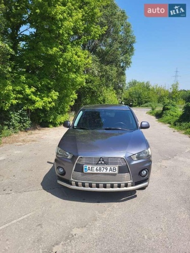 Mitsubishi Outlander 2011