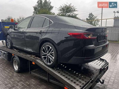 Toyota Camry 2025