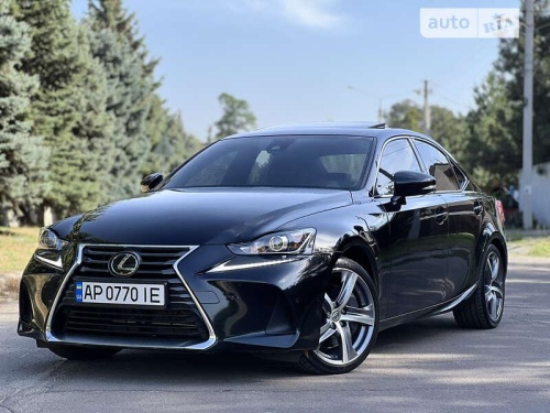 Lexus IS 2017