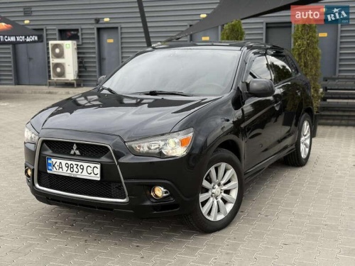 Mitsubishi Outlander Sport 2011