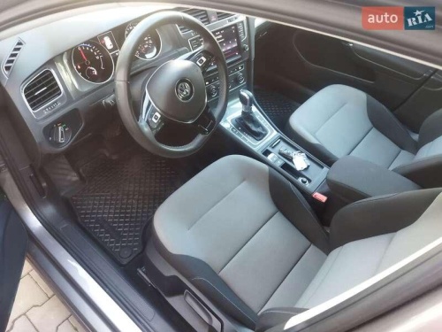 Volkswagen e-Golf 2016