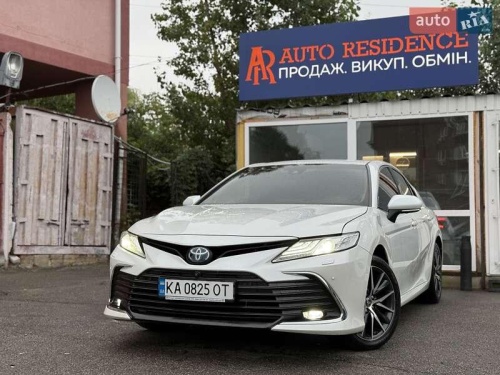 Toyota Camry 2021