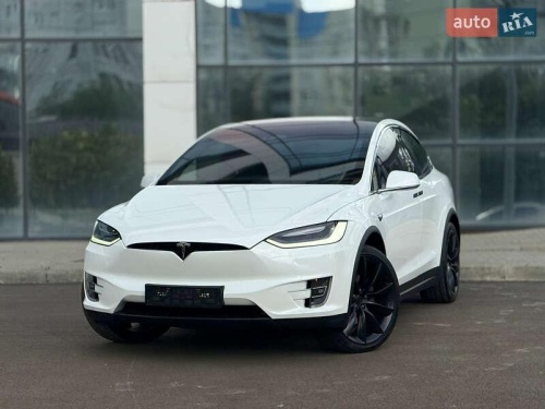 Tesla Model X 2019