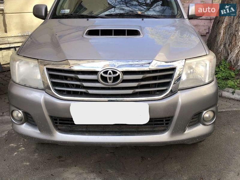 Toyota Hilux 2015