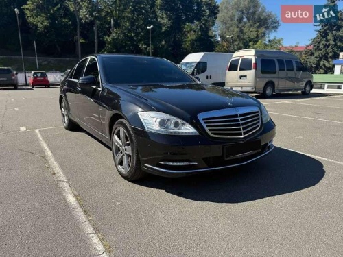Mercedes-Benz S-Class 2011