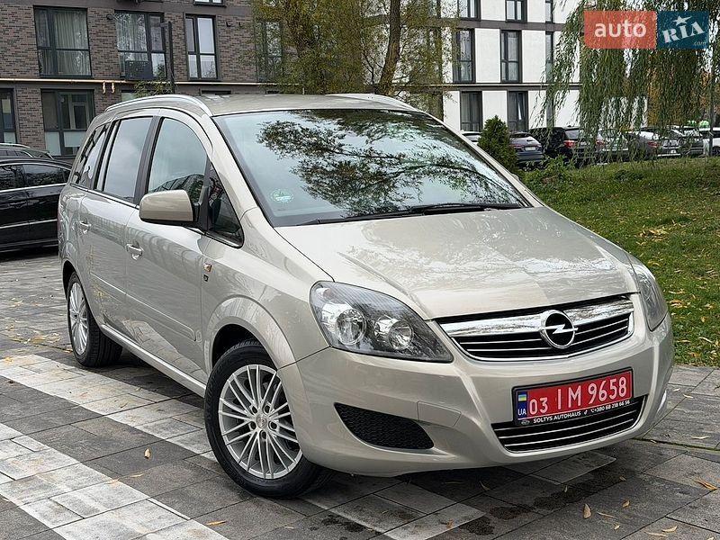 Opel Zafira 2011