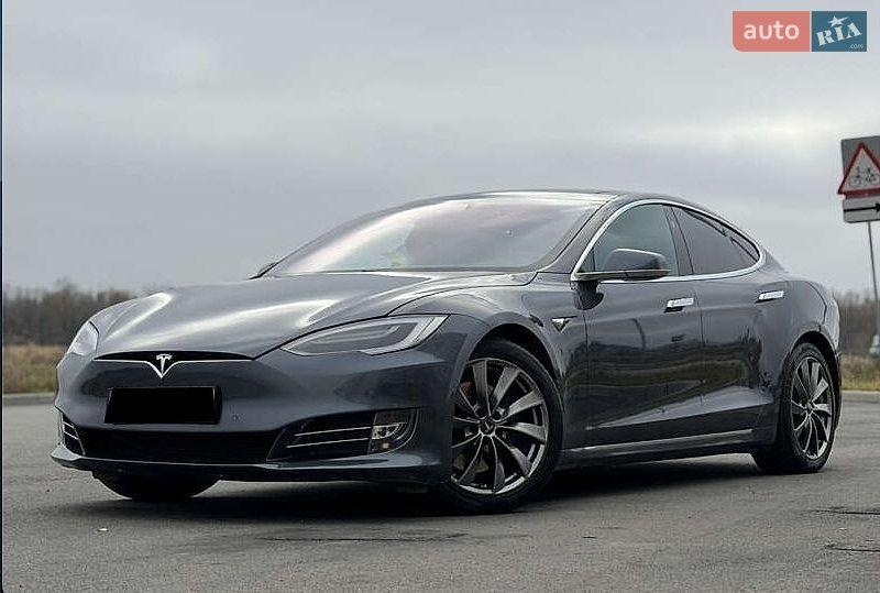 Tesla Model S 2018
