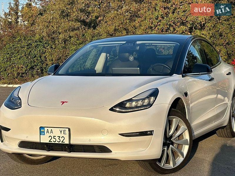 Tesla Model 3 2019