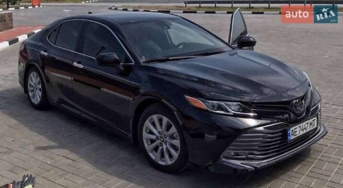 Toyota Camry 2019