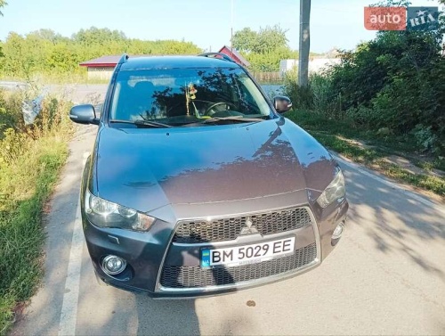Mitsubishi Outlander XL 2012