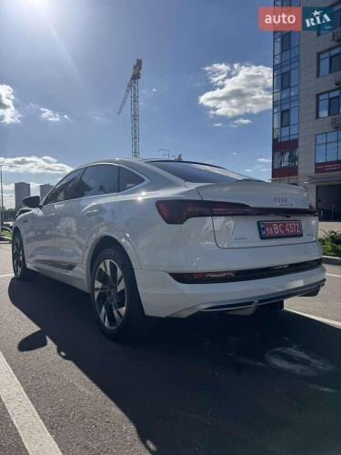 Audi e-tron 2021