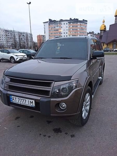 Mitsubishi Pajero Wagon 2011