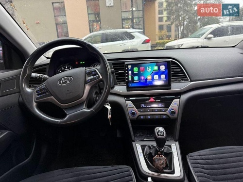Hyundai Elantra 2017