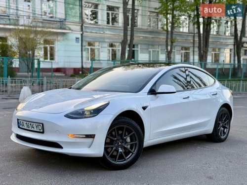 Tesla Model 3 2021