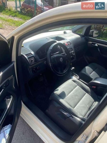 Volkswagen Touran 2010