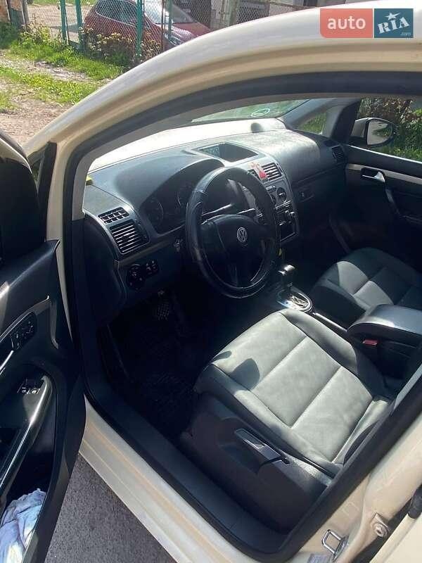 Volkswagen Touran 2010