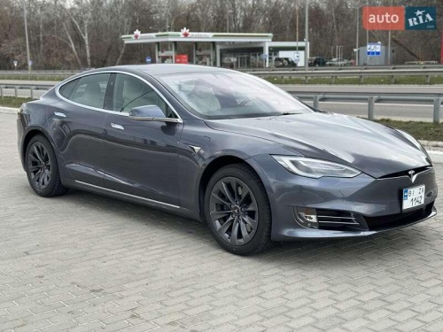 Tesla Model S 2020