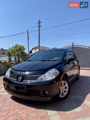 Nissan TIIDA 2008