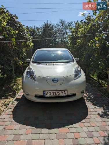 Nissan Leaf 2011