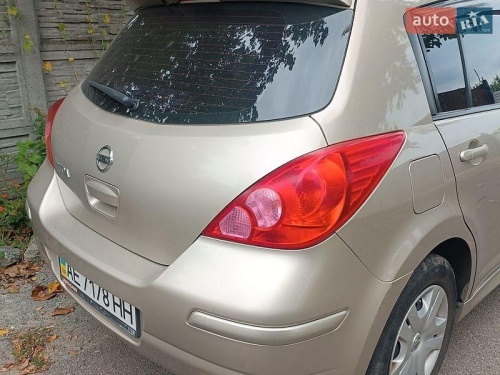 Nissan TIIDA 2013
