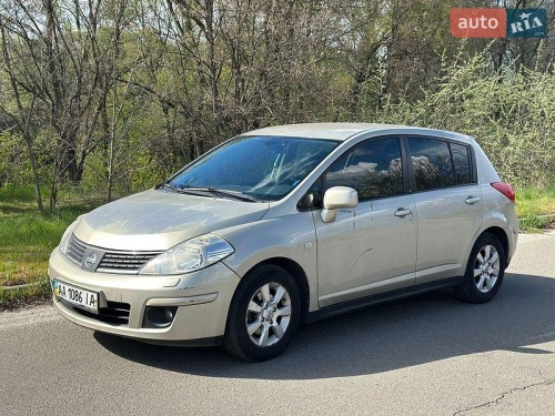 Nissan TIIDA 2008