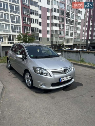 Toyota Auris 2011