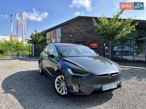 Tesla Model X 2018