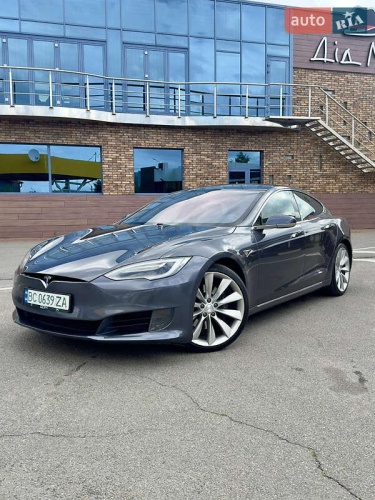 Tesla Model S 2017